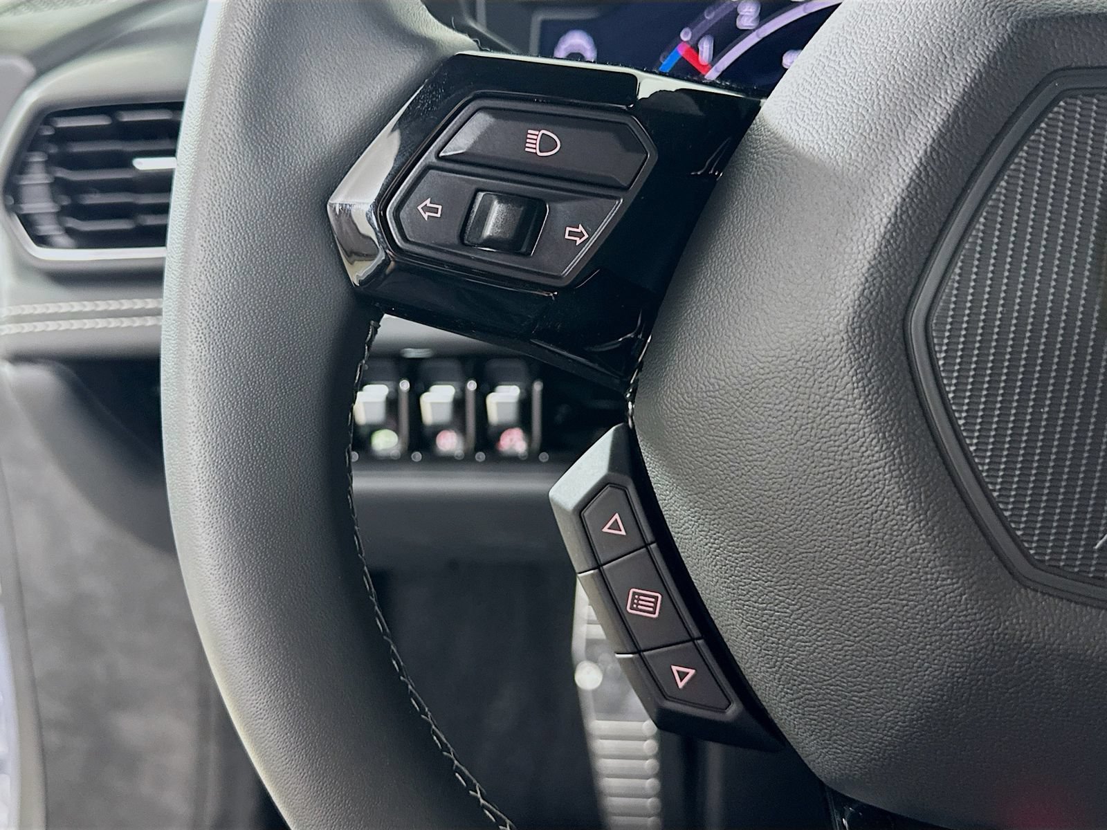Used 2024 Lamborghini Huracan Tecnica RWD image 18