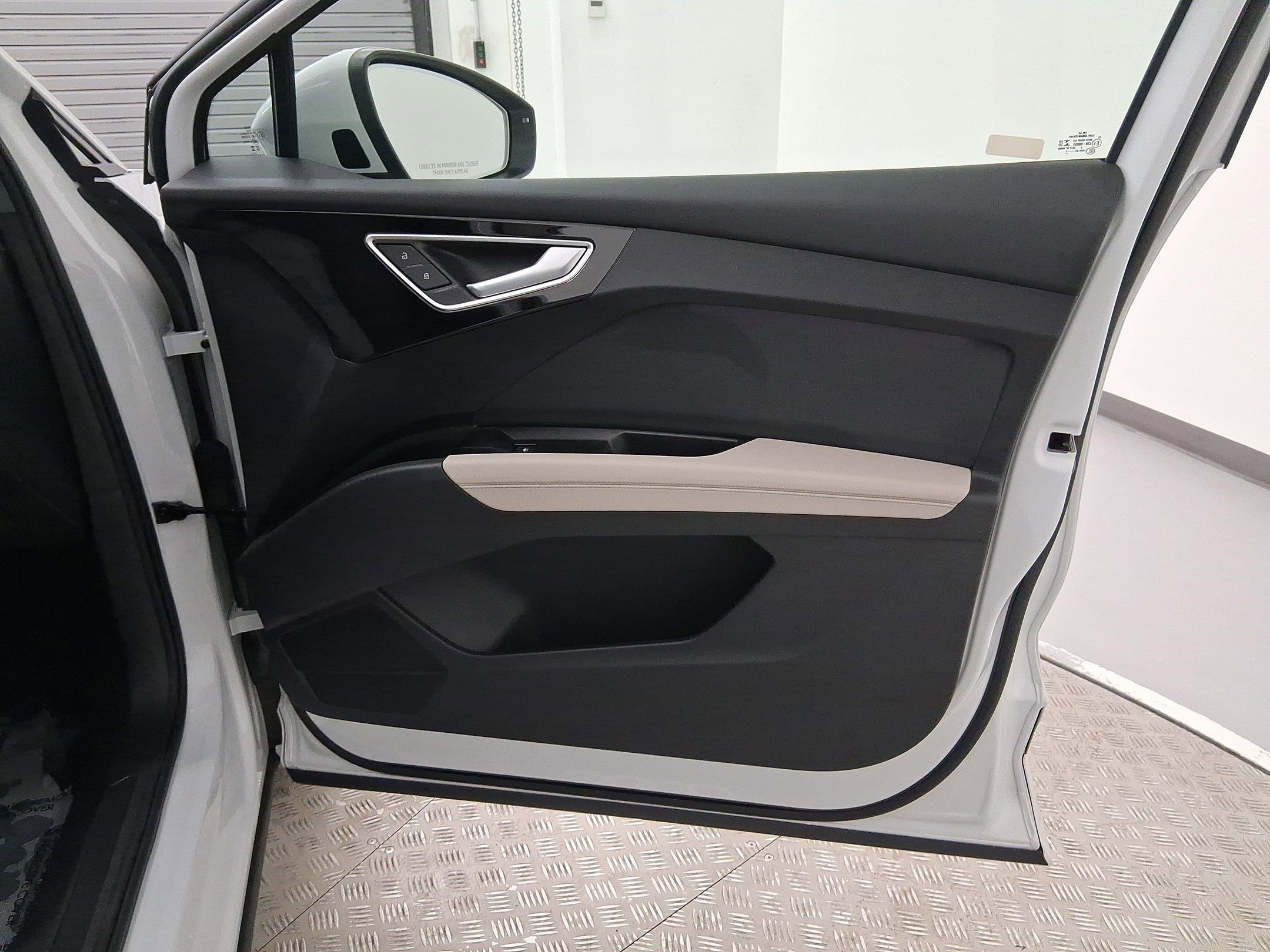 Certified 2023 Audi Q4 e-tron Prestige image 32