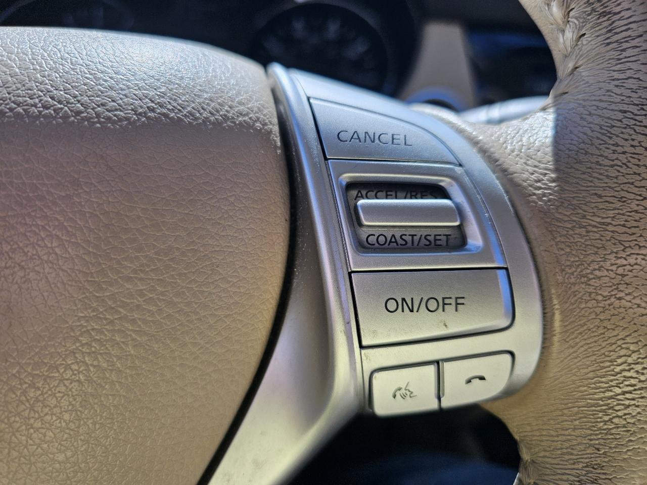 Used 2014 Nissan Rogue SL w/ SL Premium Package image 11