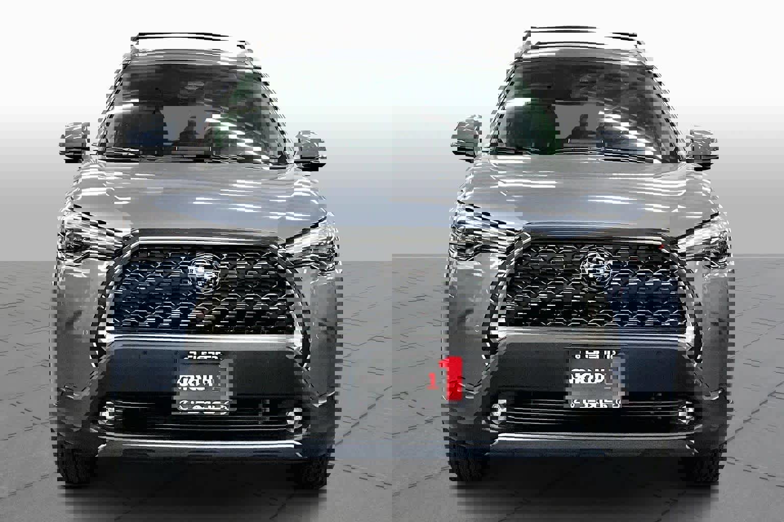 Used 2024 Toyota Corolla Cross XLE w/ Convenience Package image 3