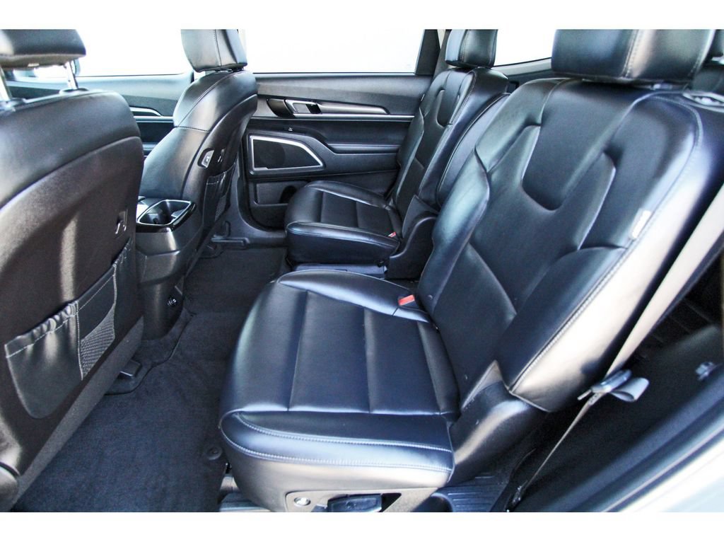 Used 2025 Kia Telluride S FWD image 7