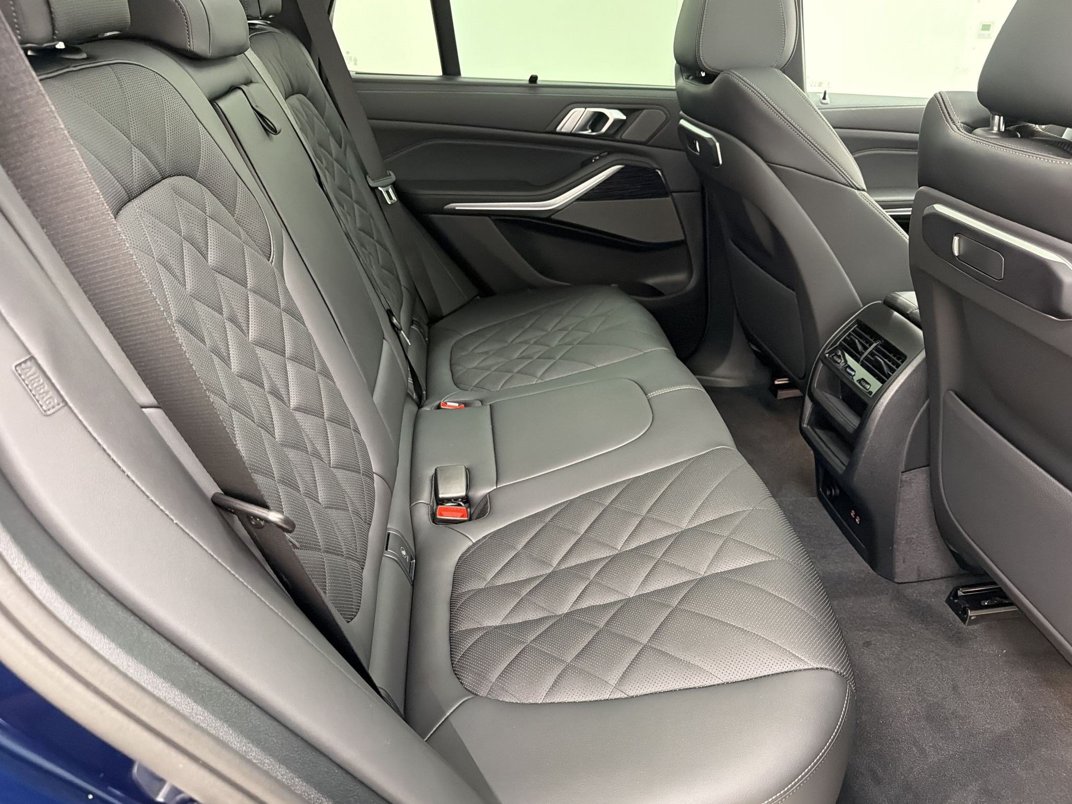 New 2026 BMW X5 xDrive40i w/ M Sport Package AWD/4WD image 25
