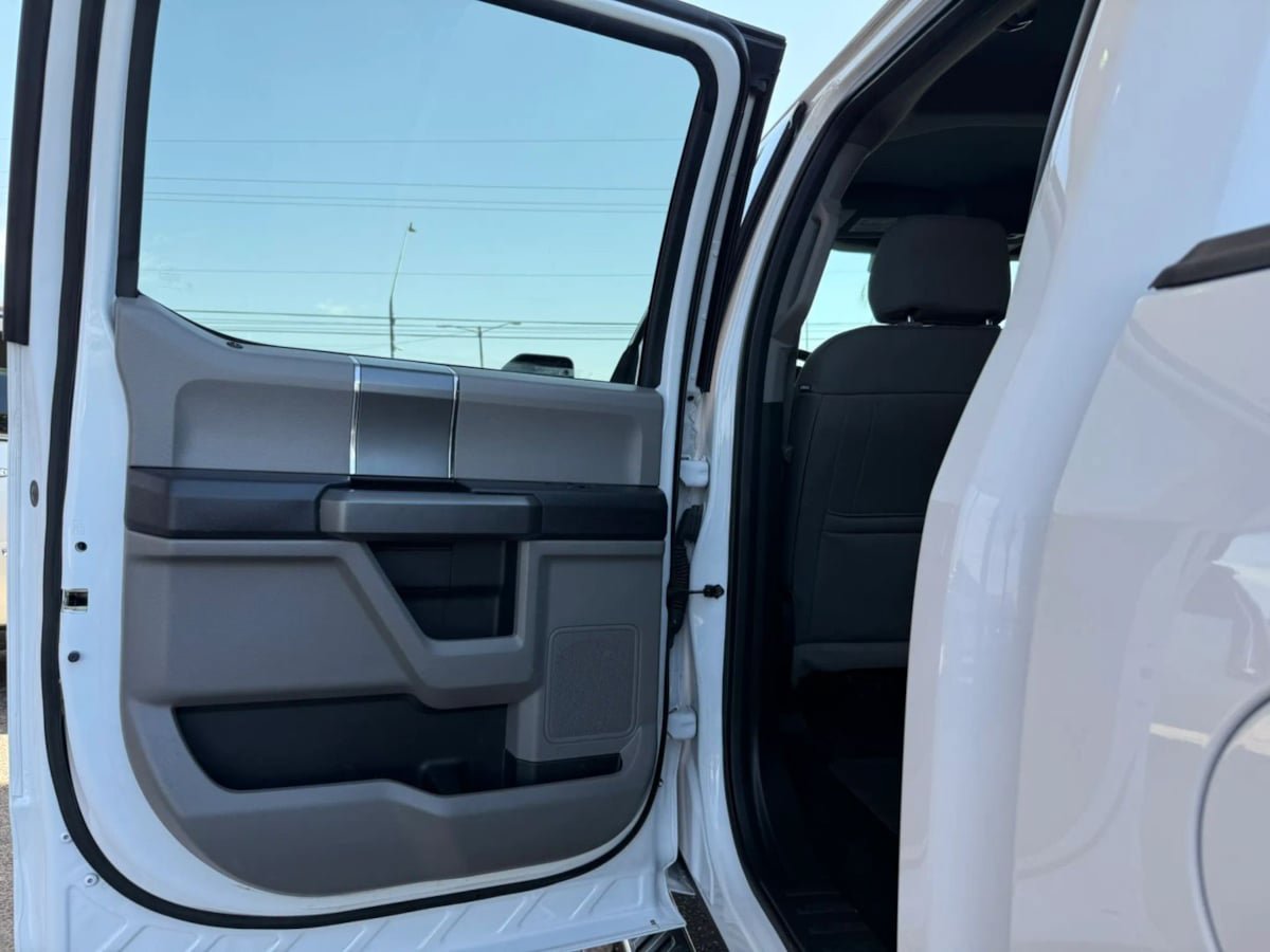 Used 2016 Ford F150 XLT w/ Equipment Group 302A Luxury AWD/4WD image 33