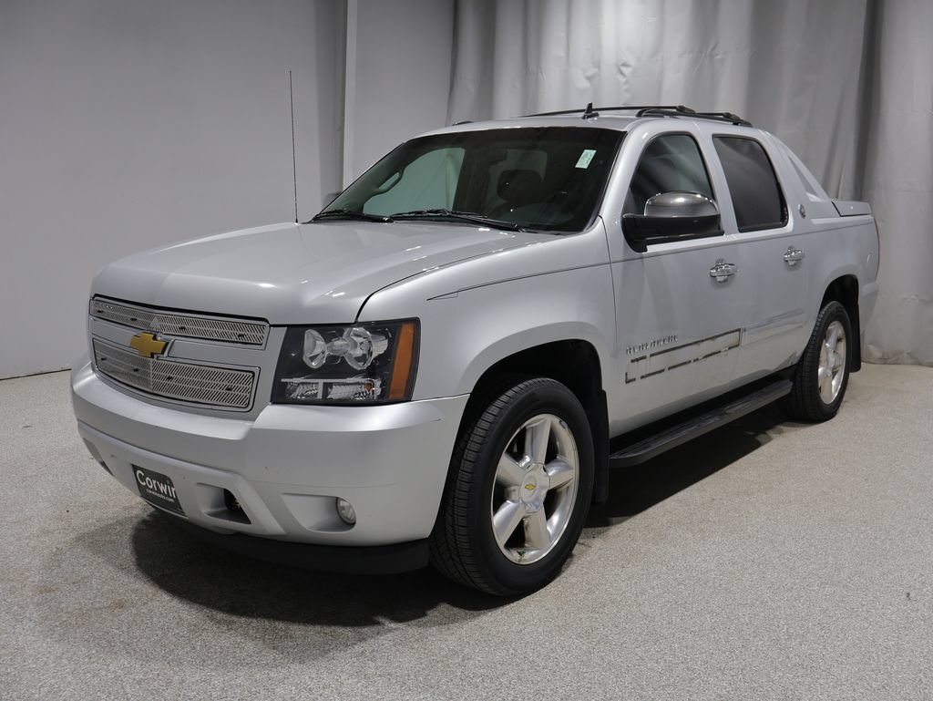 Used 2013 Chevrolet Avalanche LTZ AWD/4WD image 7