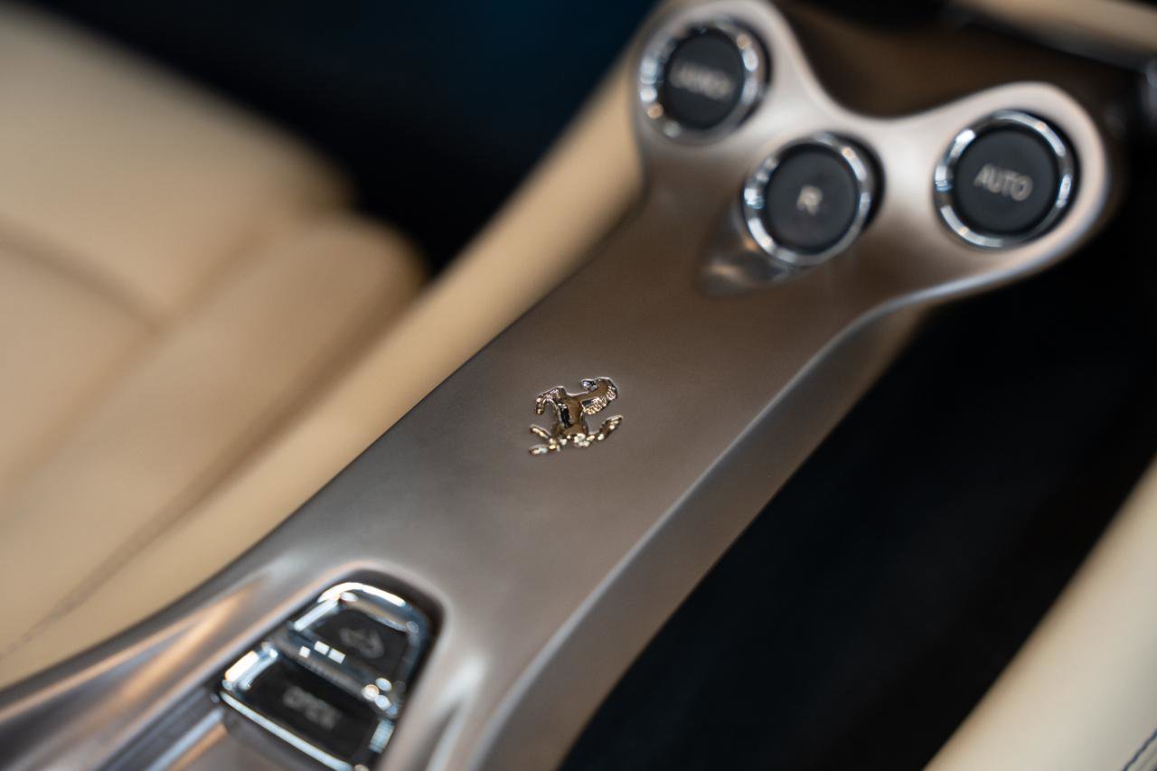Used 2010 Ferrari California RWD image 61