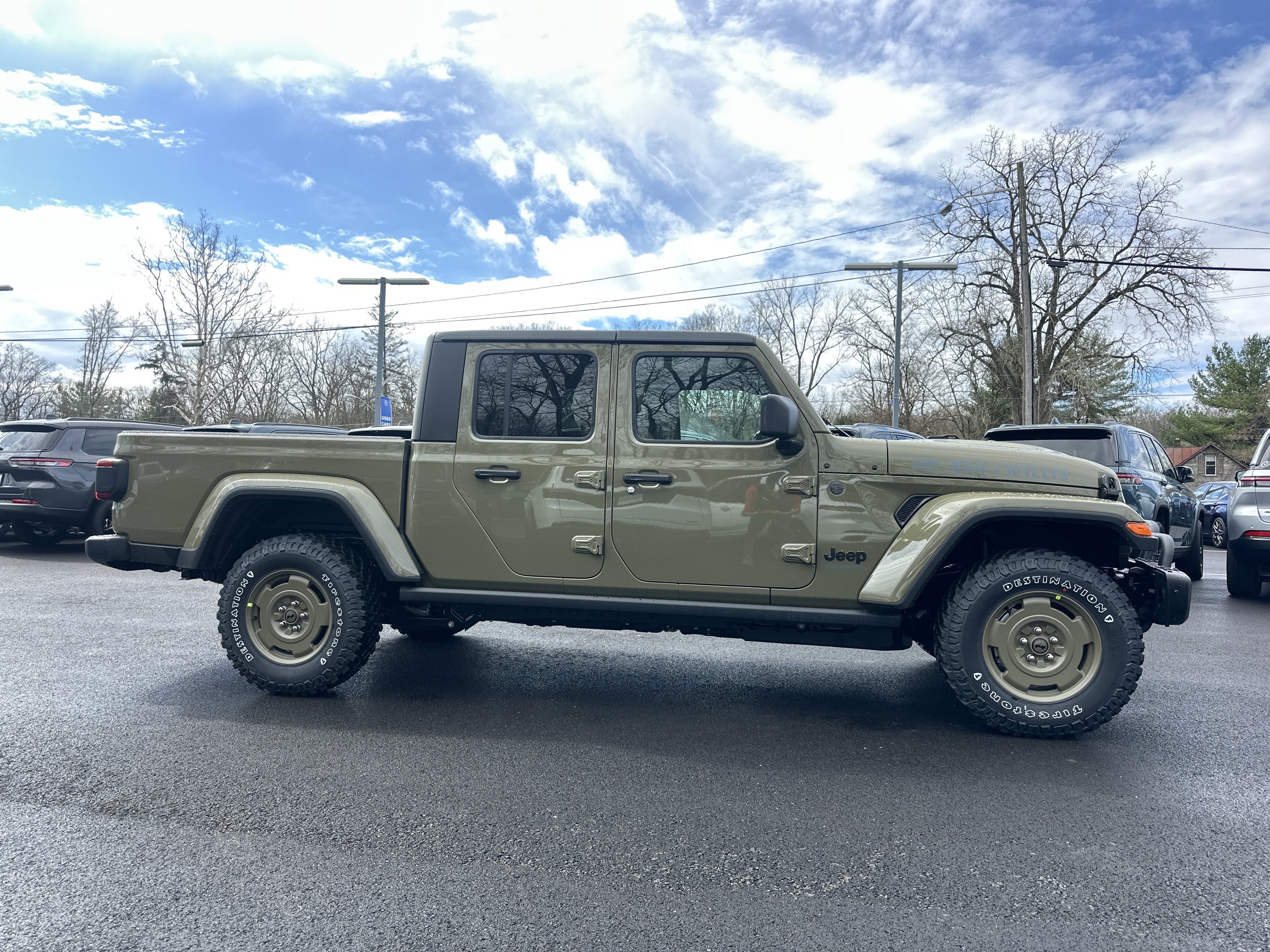 New 2026 Jeep Gladiator Willys AWD/4WD image 18