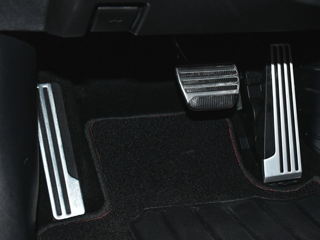 Used 2024 Nissan Z NISMO w/ Floor Mat Package RWD image 19