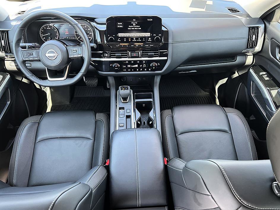 Certified 2025 Nissan Pathfinder SL FWD image 18