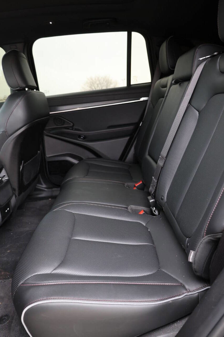 Used 2025 Jeep Wagoneer S Limited image 17