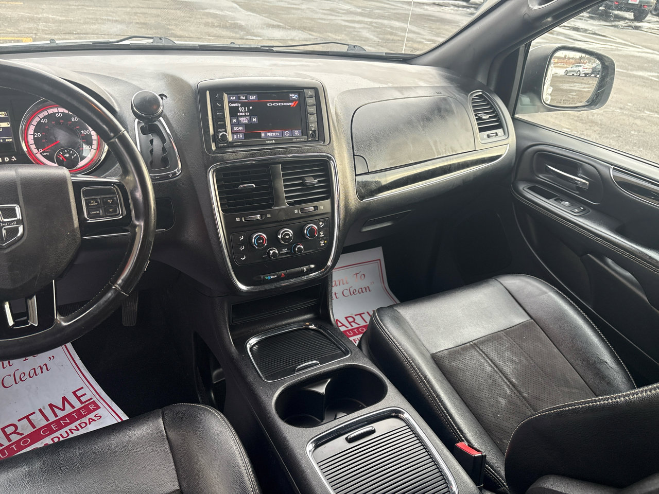 Used 2019 Dodge Grand Caravan SXT w/ Blacktop Package image 10