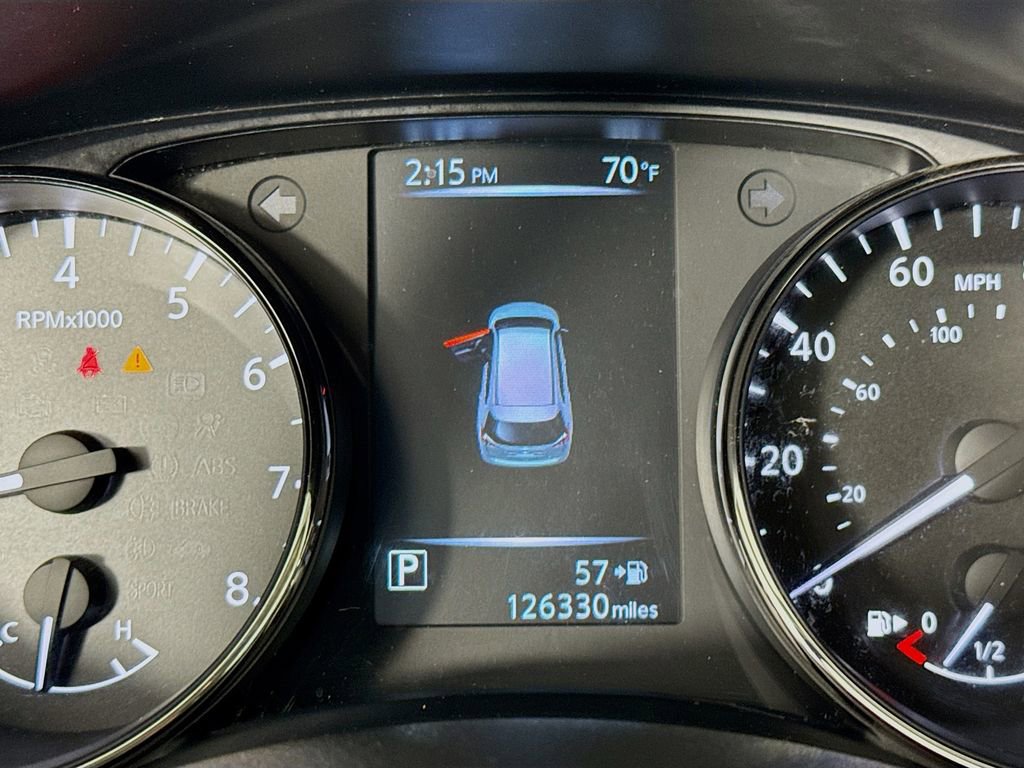Used 2017 Nissan Rogue SV FWD image 16