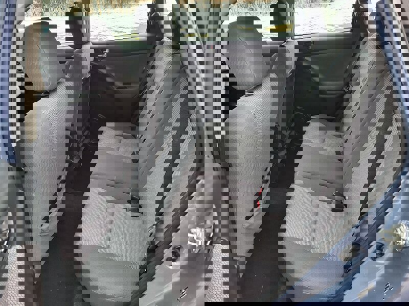 Used 2006 Toyota Matrix XR image 12