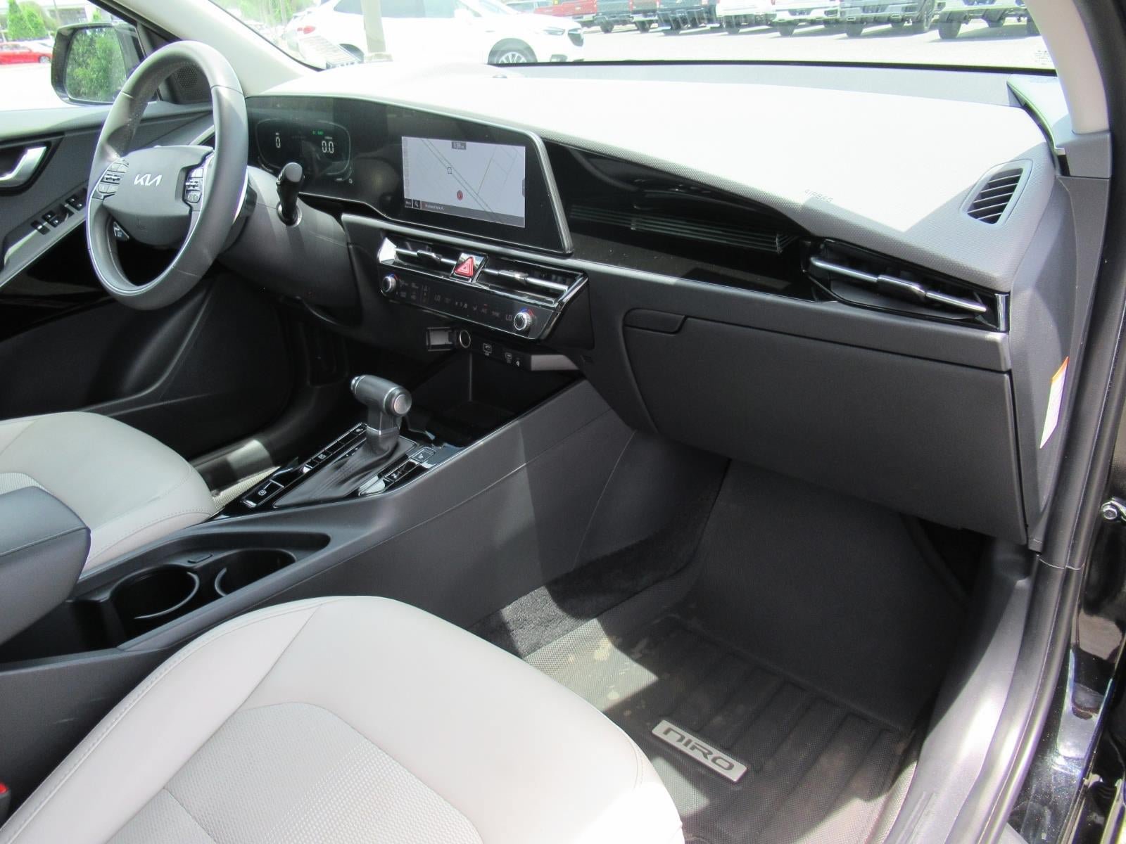 Used 2025 Kia Niro EX Touring FWD image 11