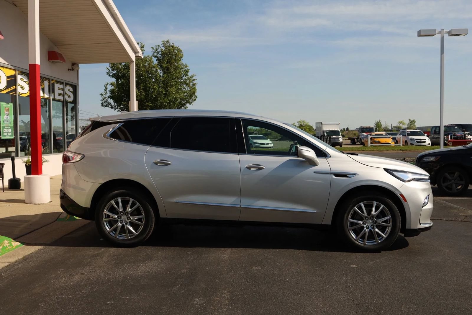 Used 2022 Buick Enclave Essence w/ Experience Buick Package AWD/4WD image 4