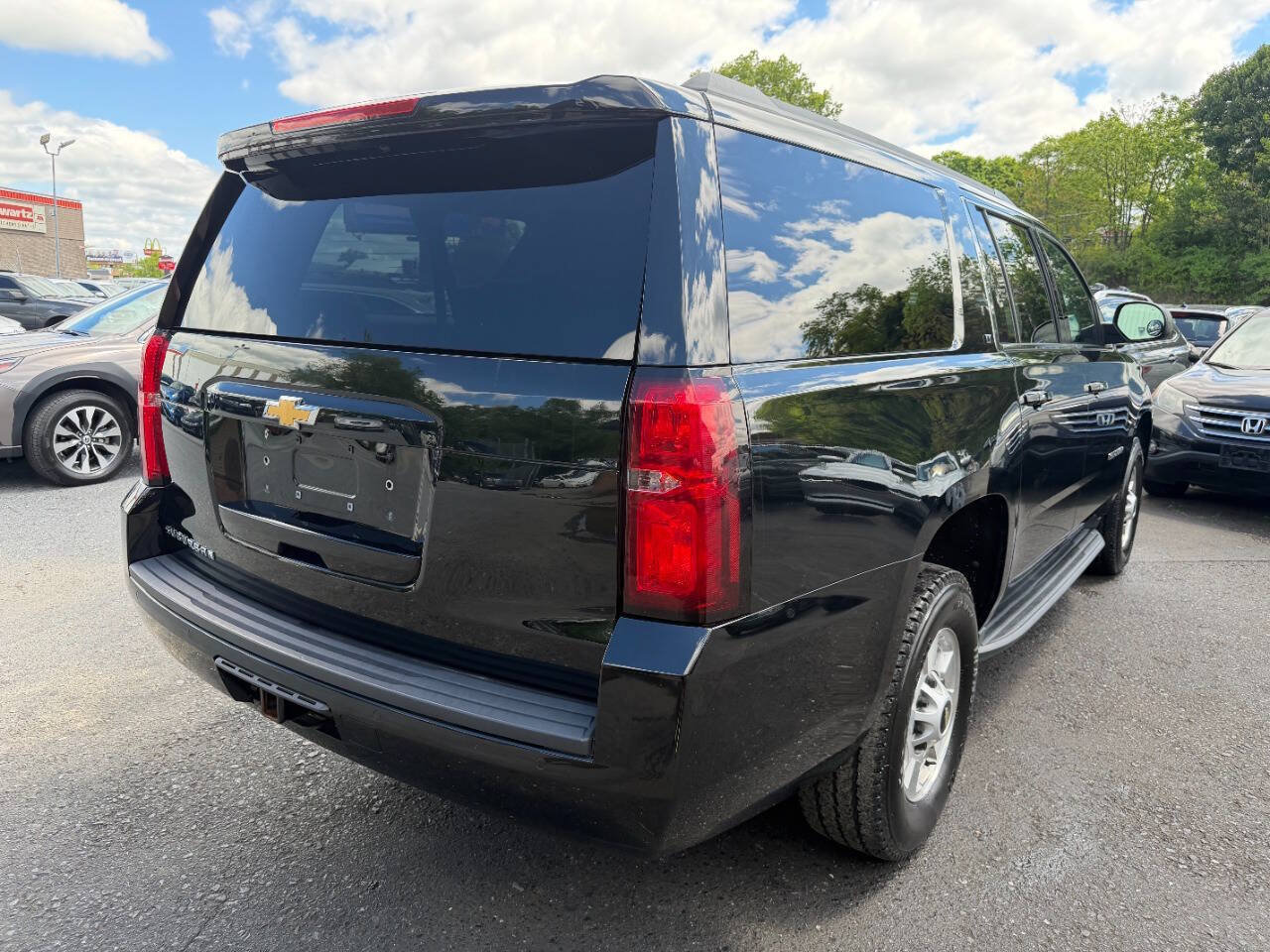 Used 2019 Chevrolet Suburban 3500 LT AWD/4WD image 9