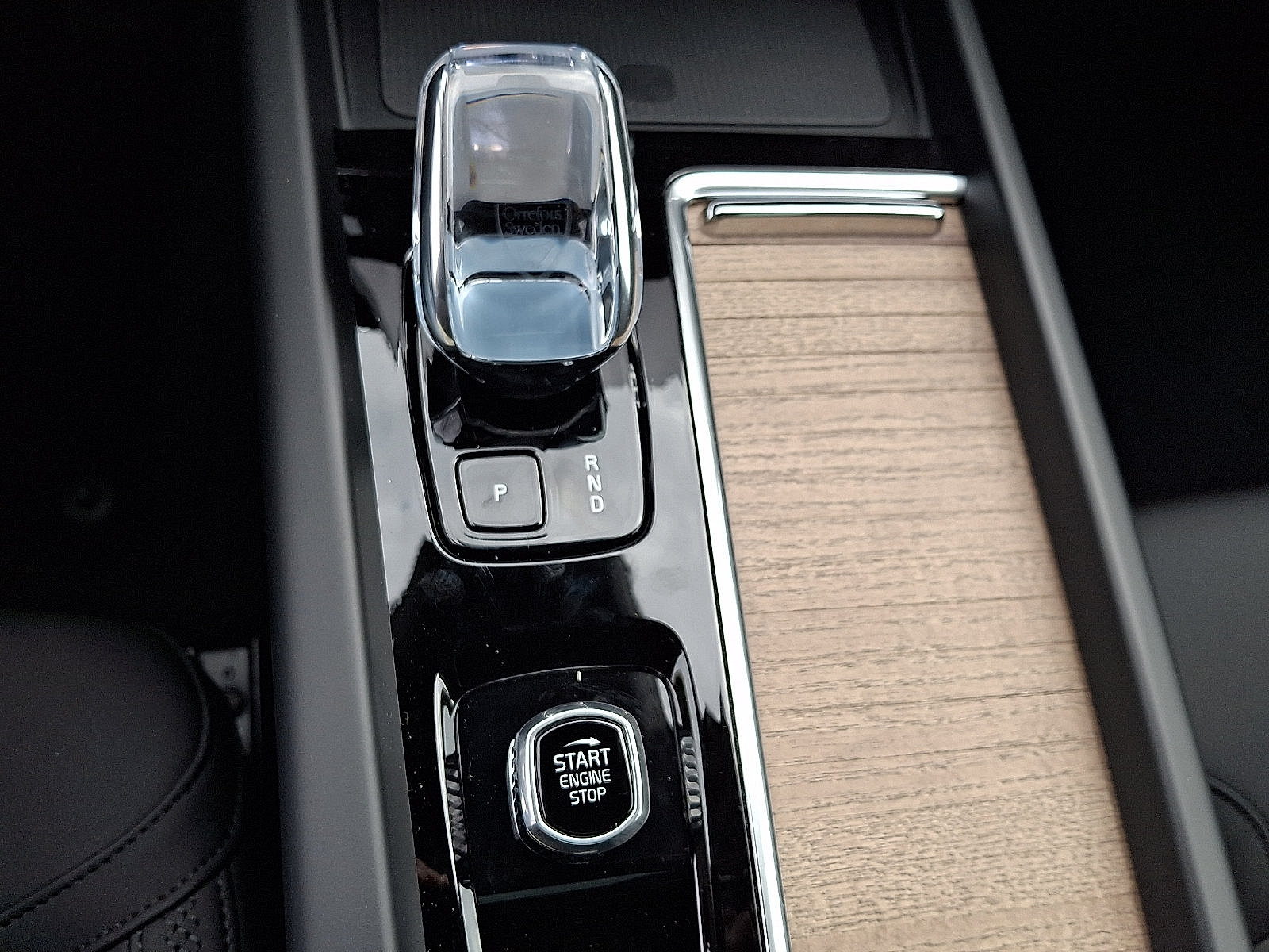 New 2026 Volvo XC60 B5 Plus w/ Protection Package Premier AWD/4WD image 9