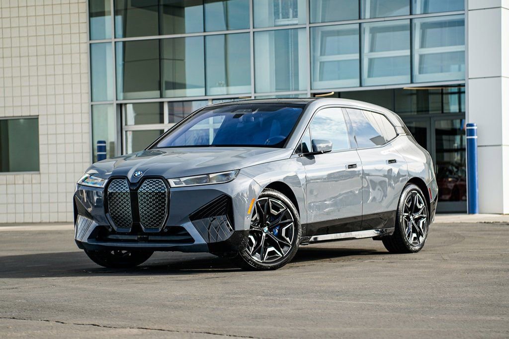 Used 2025 BMW iX M60 image 1