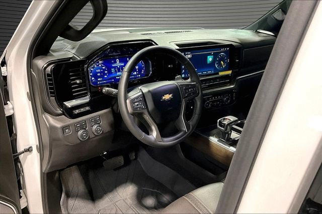 Certified 2025 Chevrolet Silverado 1500 High Country w/ Technology Package AWD/4WD image 14