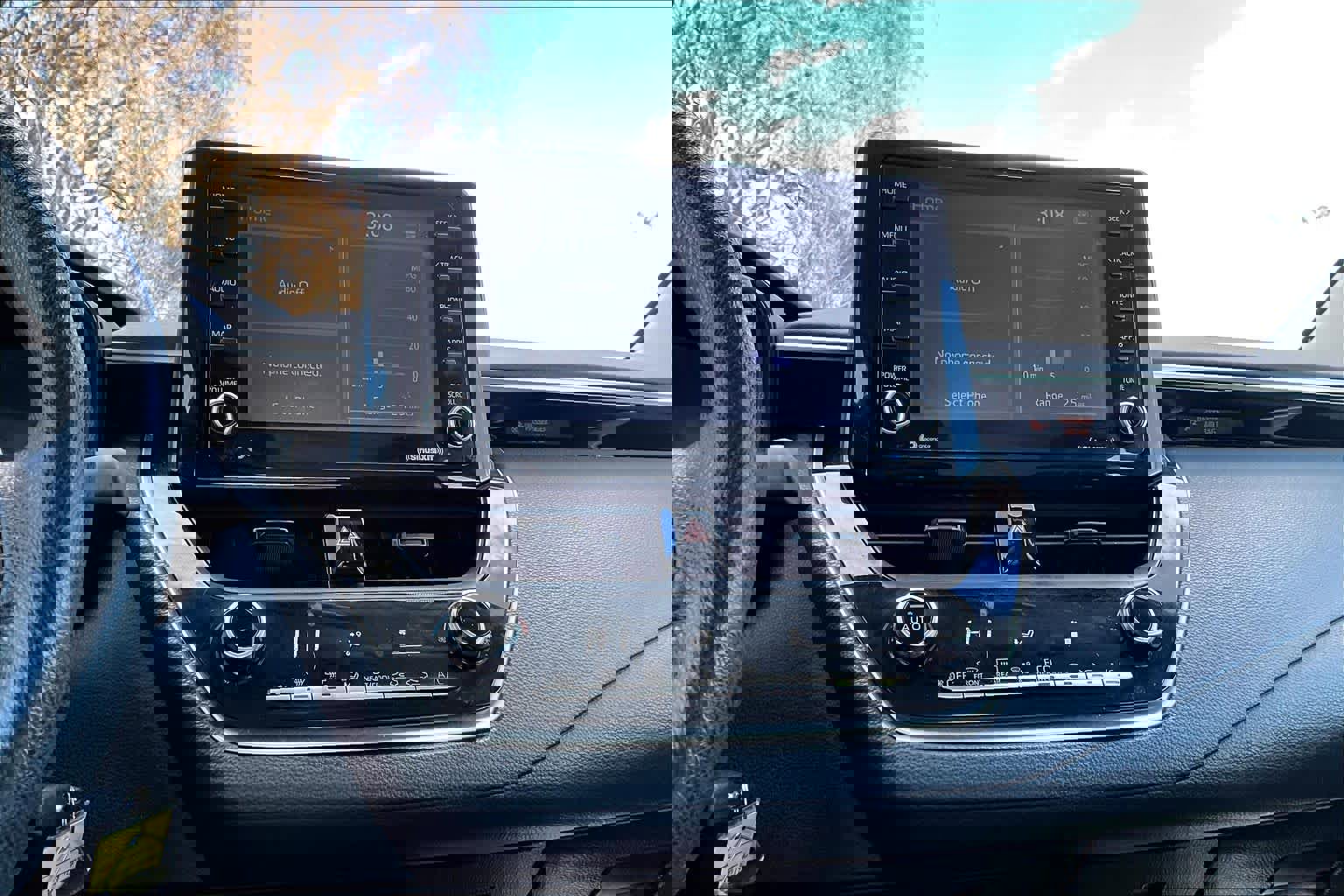 Used 2022 Toyota Corolla LE image 35