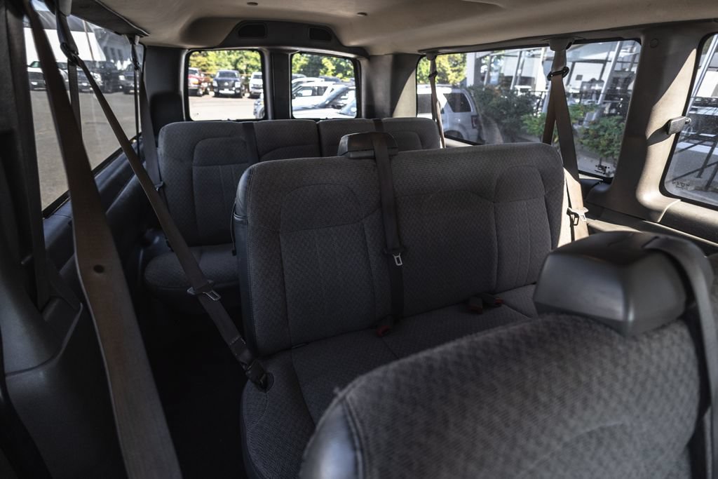 Used 2020 Chevrolet Express 3500 LT w/ LT Preferred Equipment Group RWD image 17