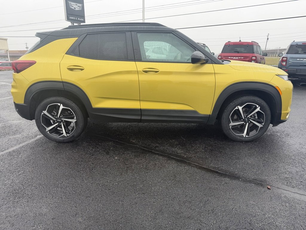 Used 2023 Chevrolet TrailBlazer RS w/ Sun and Liftgate Package image 9