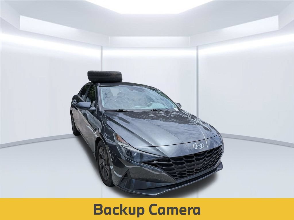 Used 2022 Hyundai Elantra SEL FWD image 5