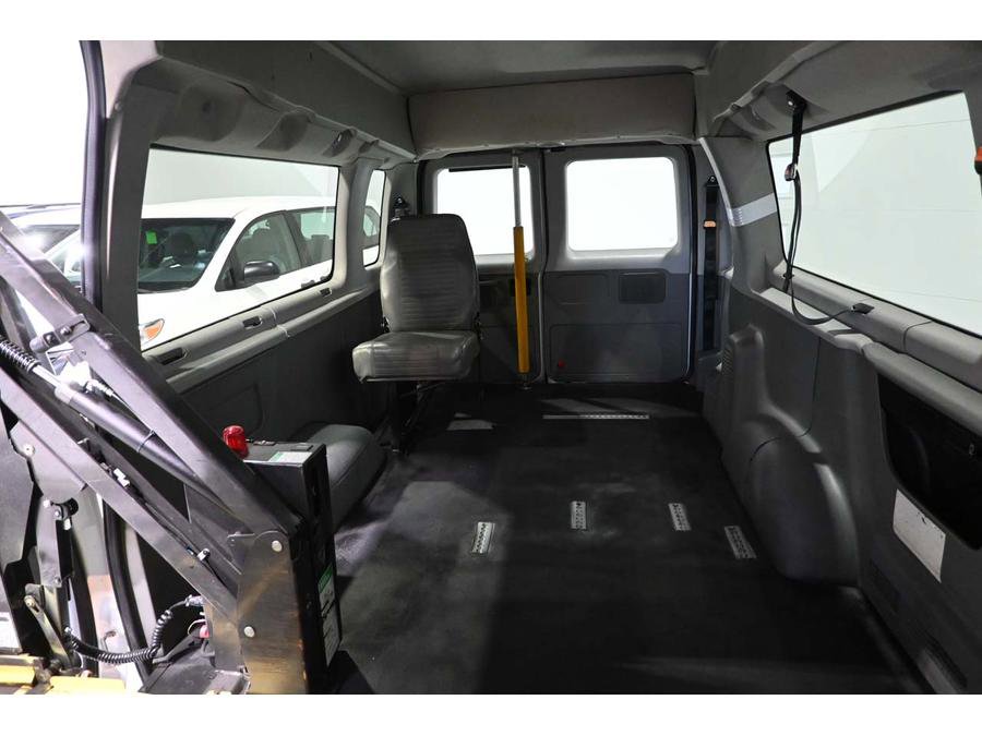 Used 2012 Ford E-350 and Econoline 350 XLT image 22