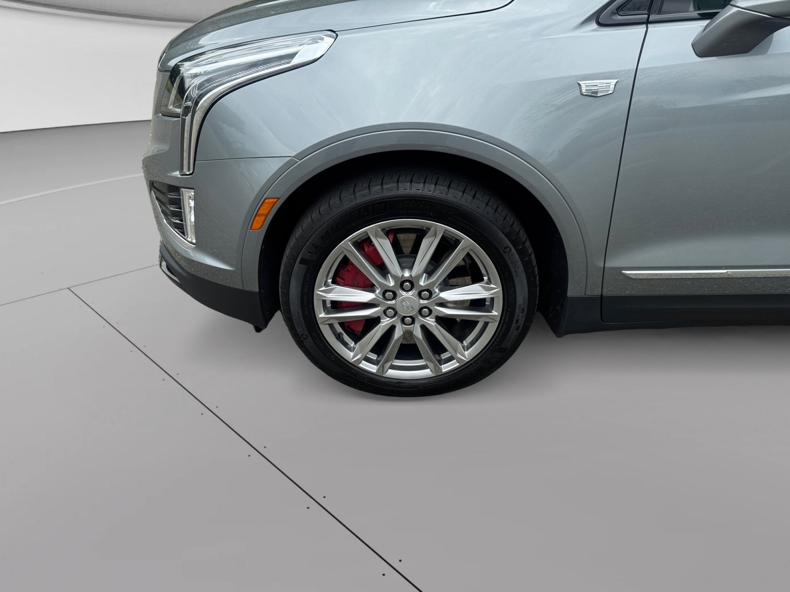 Used 2023 Cadillac XT5 Sportv AWD/4WD image 3
