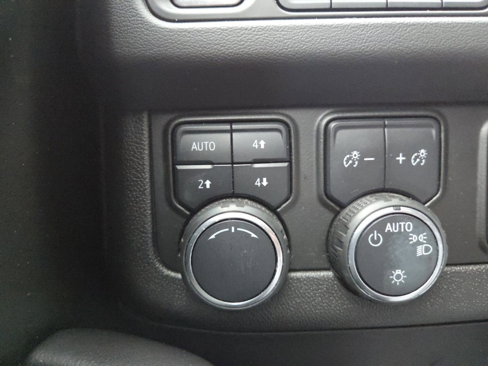 Used 2021 Chevrolet Tahoe Z71 w/ Z71 Signature Package image 6