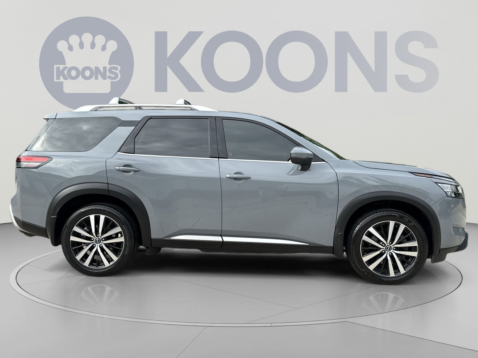 Used 2024 Nissan Pathfinder Platinum w/ Cargo Package AWD/4WD image 8