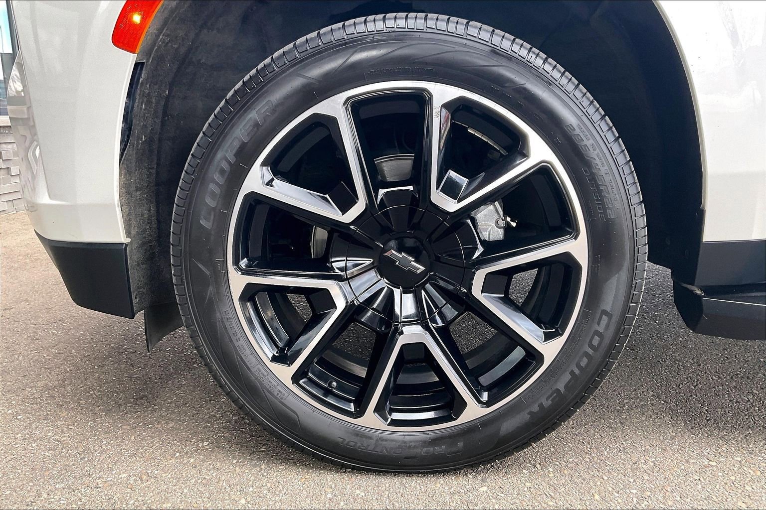 Used 2022 Chevrolet Suburban RST w/ Luxury Package image 24