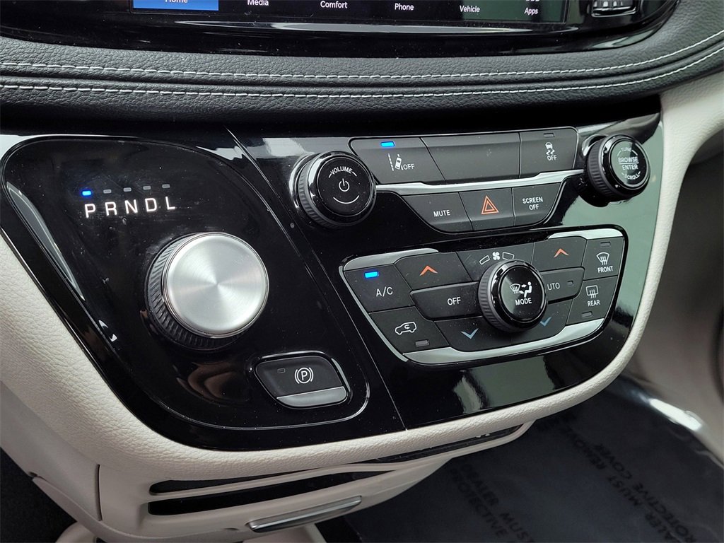 Used 2022 Chrysler Pacifica Touring-L image 21