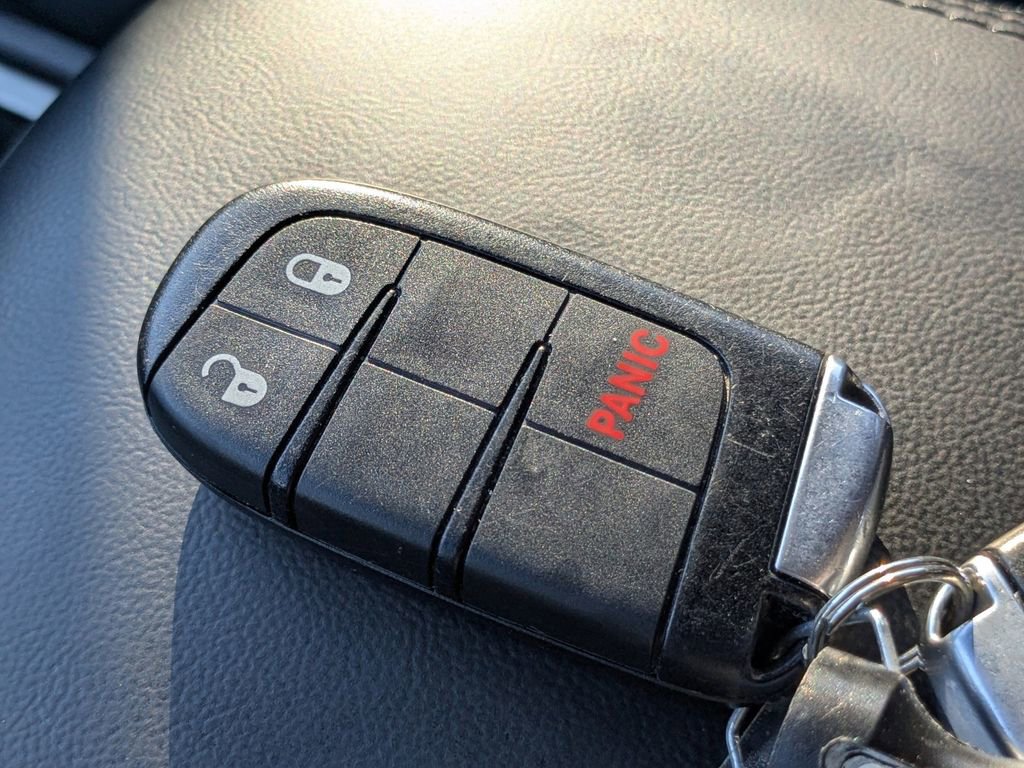 Used 2020 Jeep Grand Cherokee Laredo w/ 18" Wheel & 8.4" Radio Group image 22