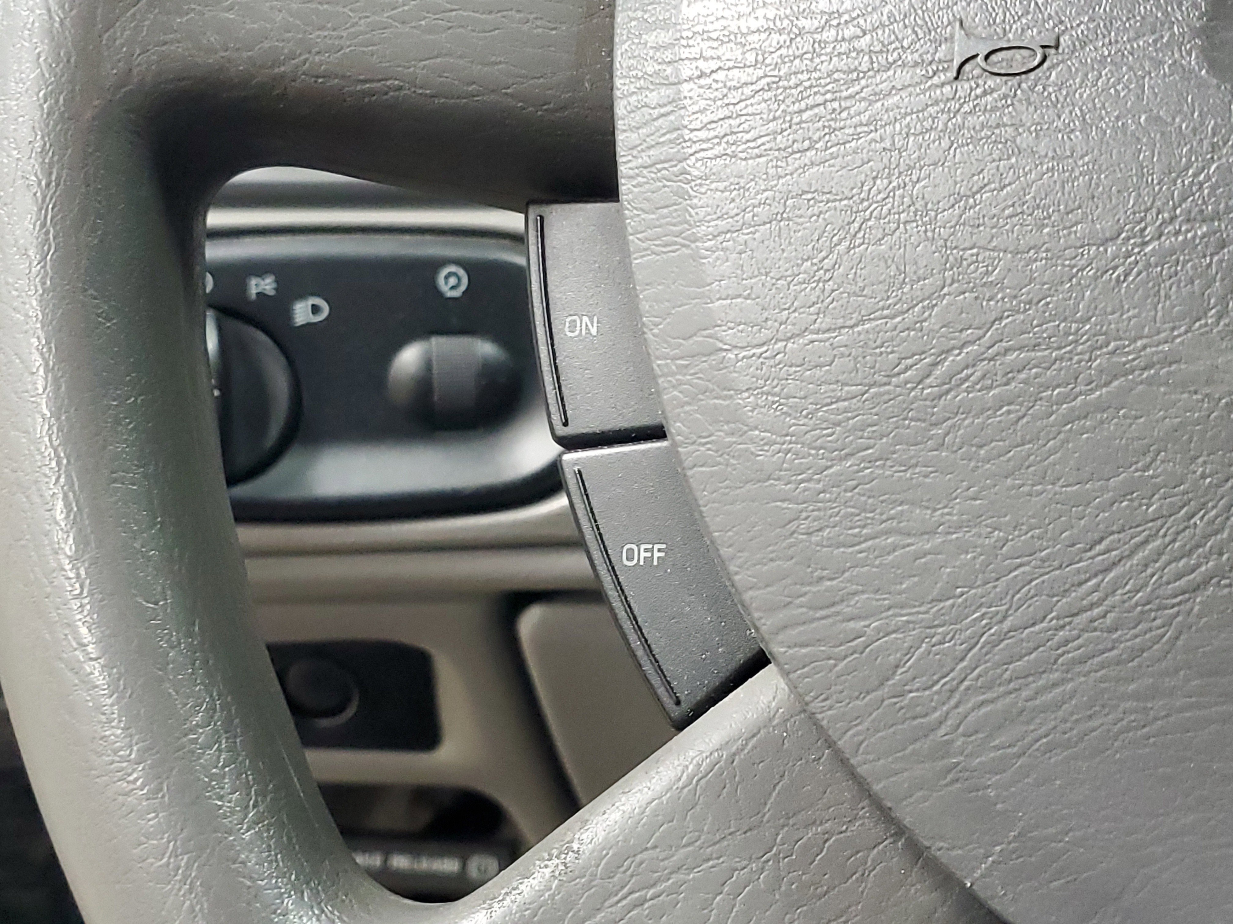 Used 2005 Ford Taurus SE FWD image 25