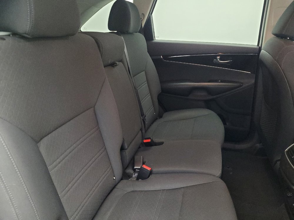 Used 2020 Kia Sorento LX FWD image 19