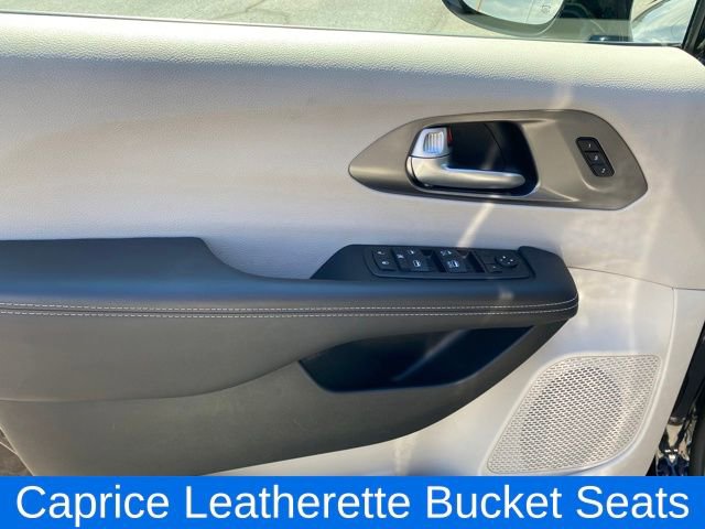Used 2024 Chrysler Pacifica Touring-L image 15