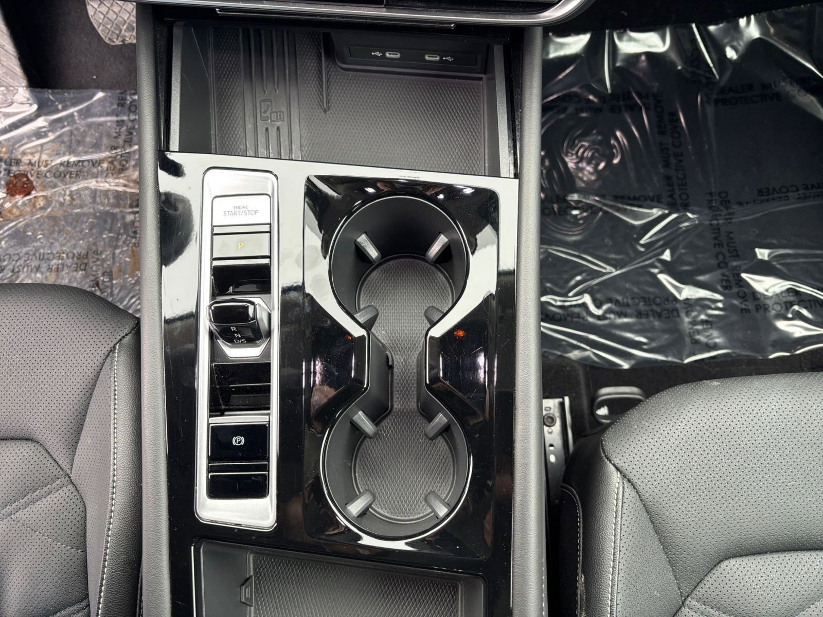 Used 2025 Volkswagen Atlas SE image 42