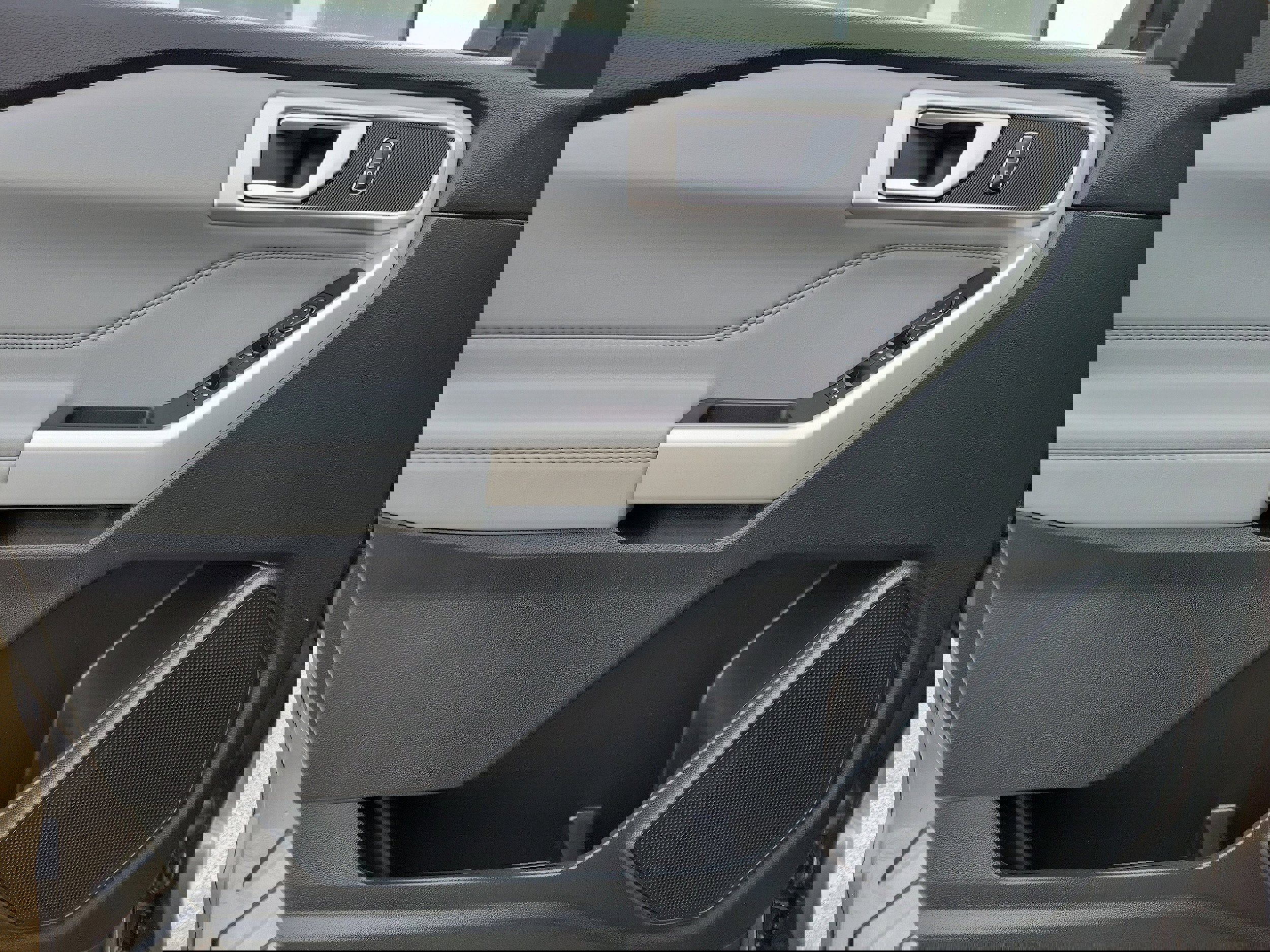 Used 2023 Ford Explorer XLT w/ Equipment Group 202A image 18