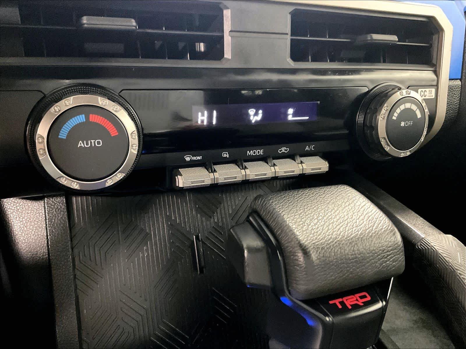 Certified 2025 Toyota Tacoma TRD Off-Road AWD/4WD image 25