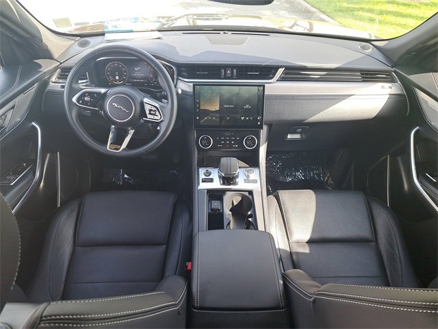Used 2025 Jaguar F-PACE R-Dynamic S image 11