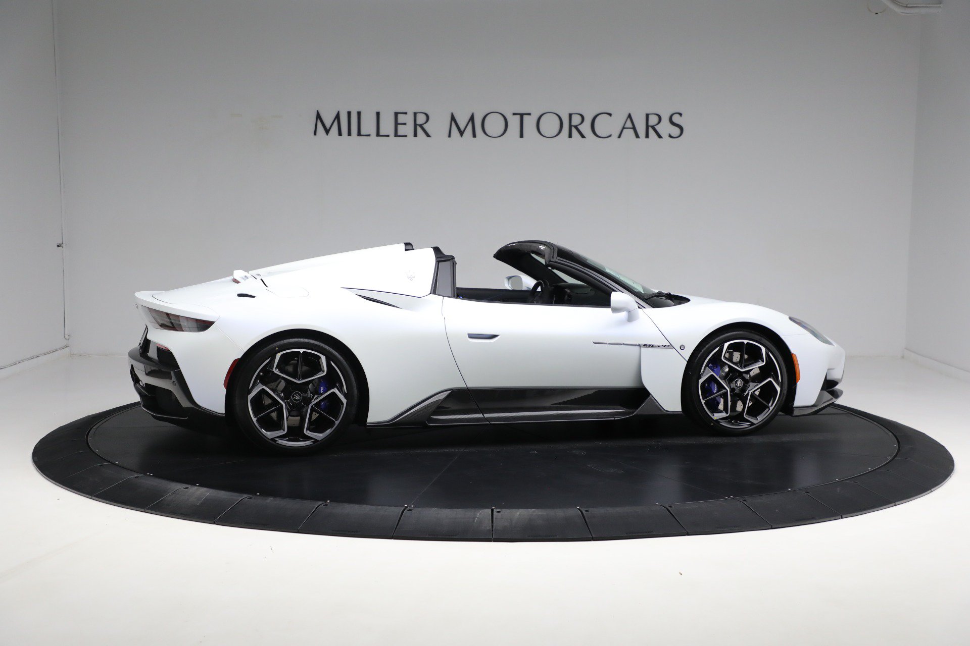 Used 2023 Maserati MC20 Spyder RWD image 13