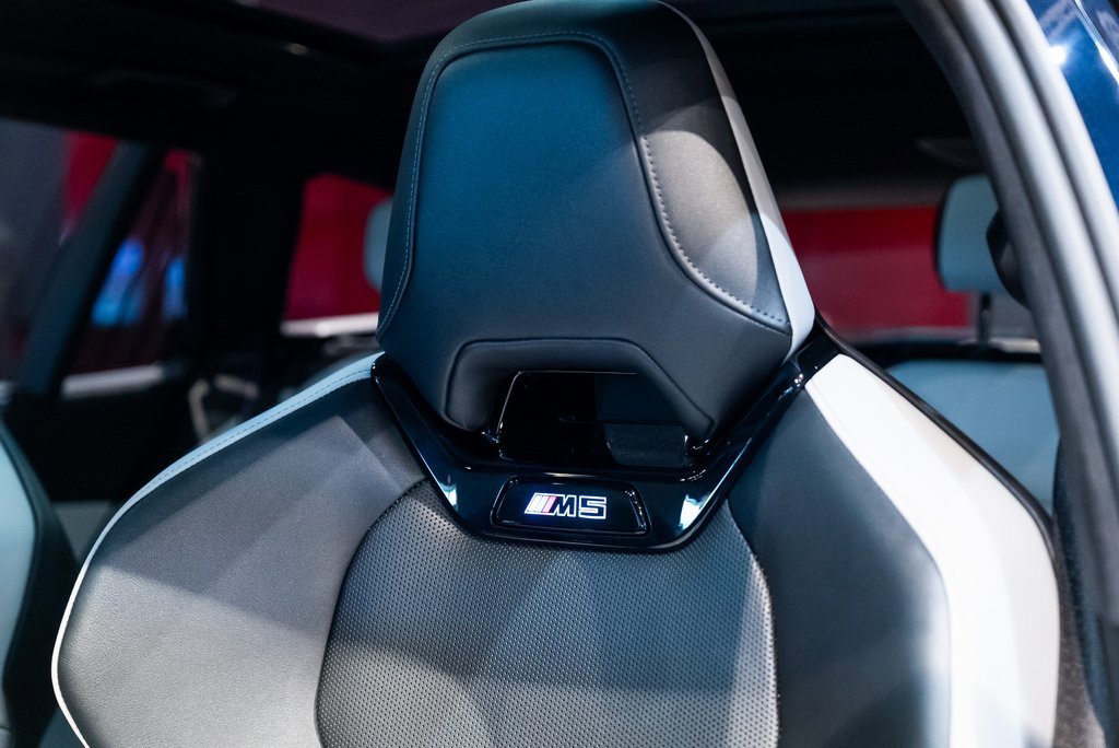 Used 2025 BMW M5 Touring image 6