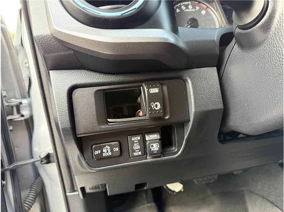 Used 2017 Toyota Tacoma TRD Off-Road image 11