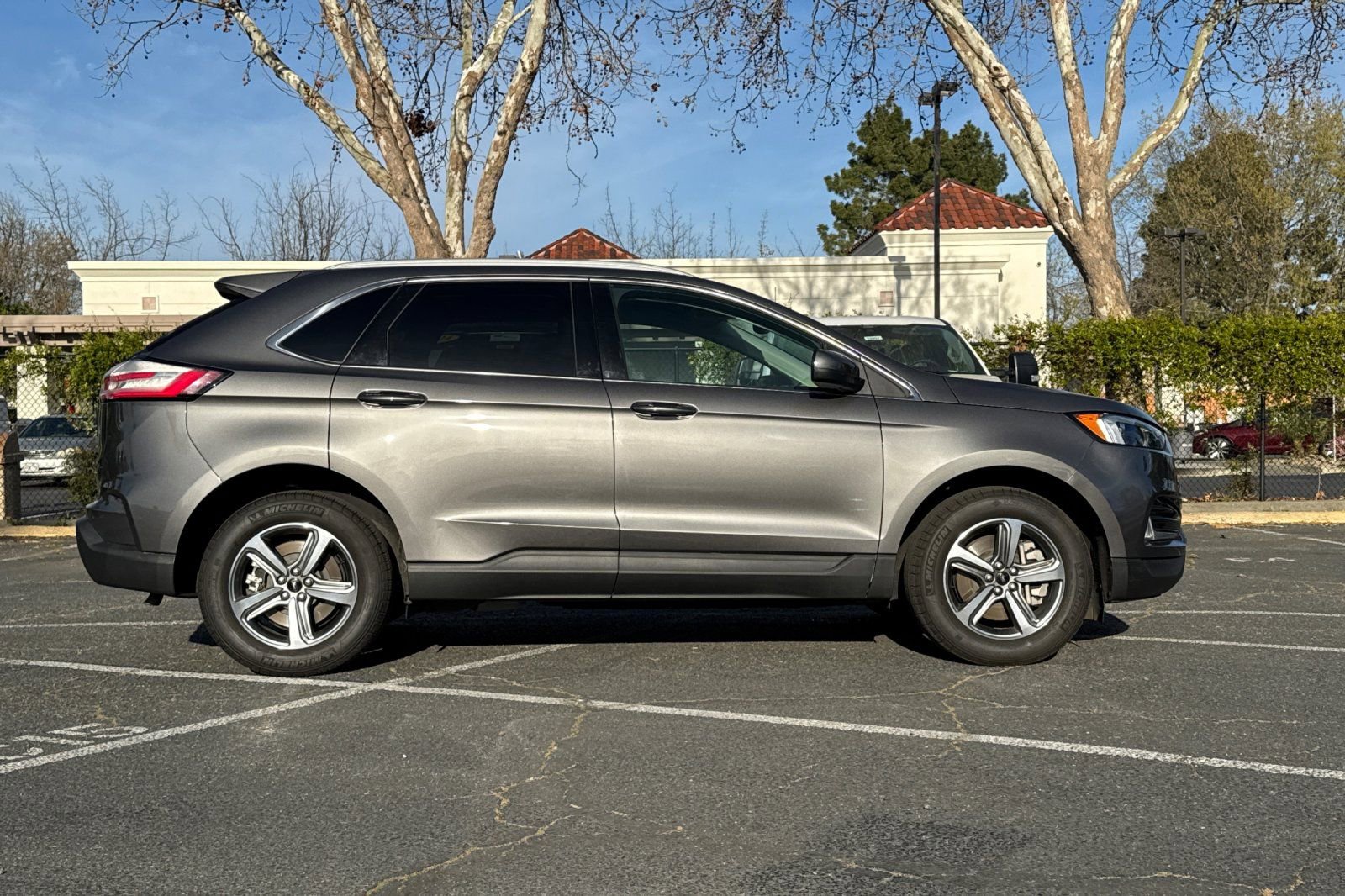 Certified 2024 Ford Edge SEL w/ Convenience Package image 3