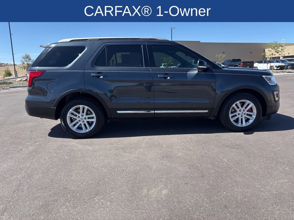 Used 2017 Ford Explorer XLT w/ Equipment Group 202A FWD image 3