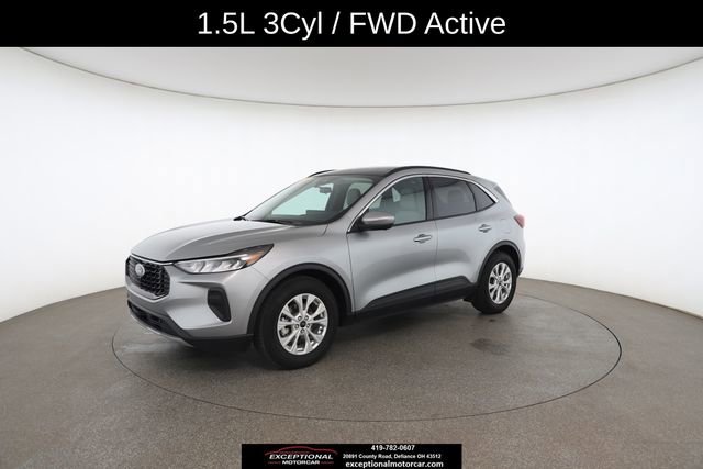 Used 2023 Ford Escape Active w/ Tech Pack #2 FWD image 3