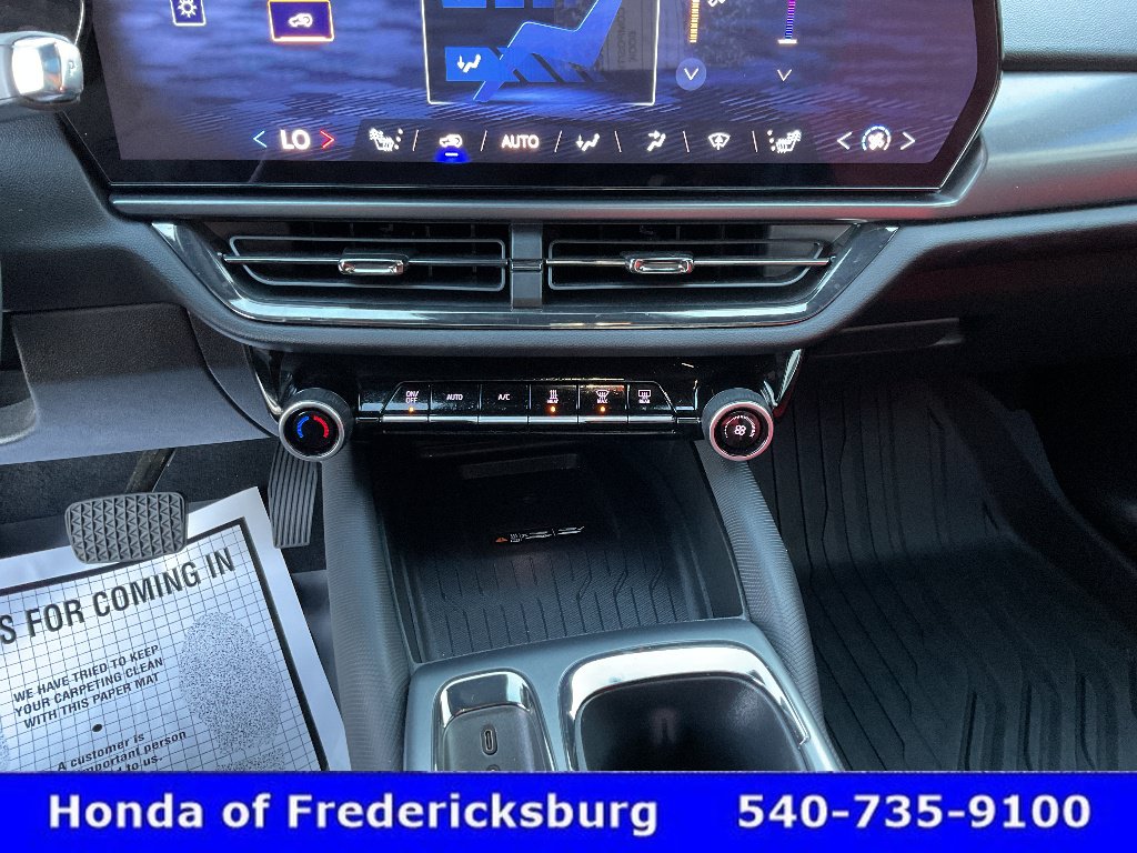 Used 2025 Chevrolet Equinox EV RS AWD/4WD image 37