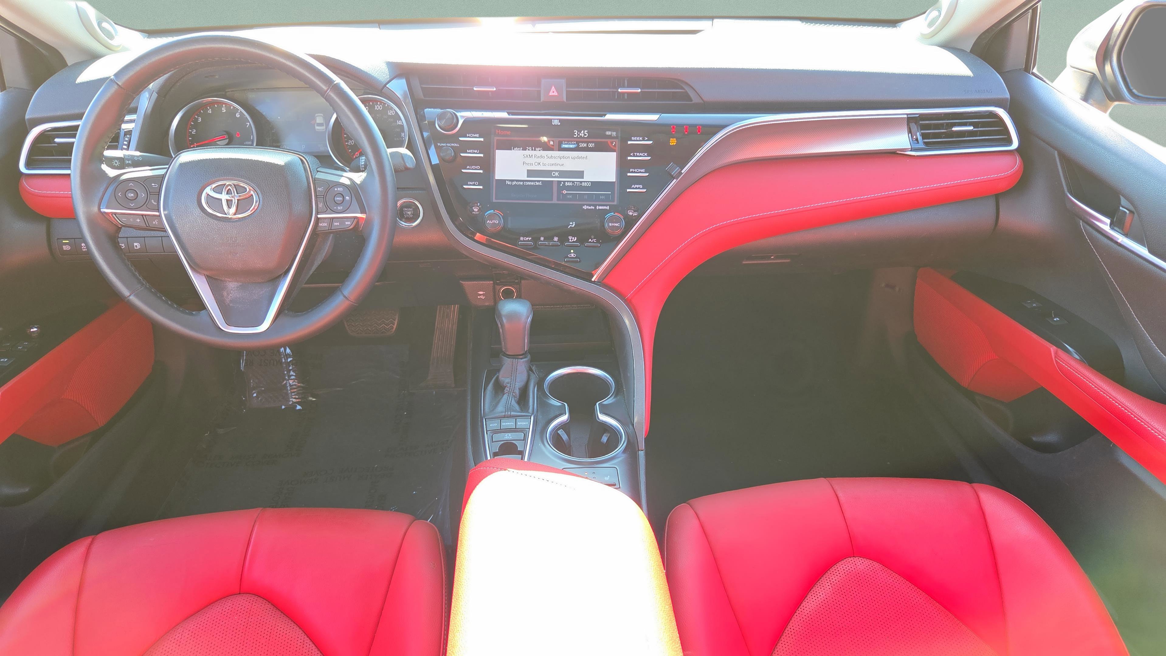 Used 2018 Toyota Camry XSE image 11