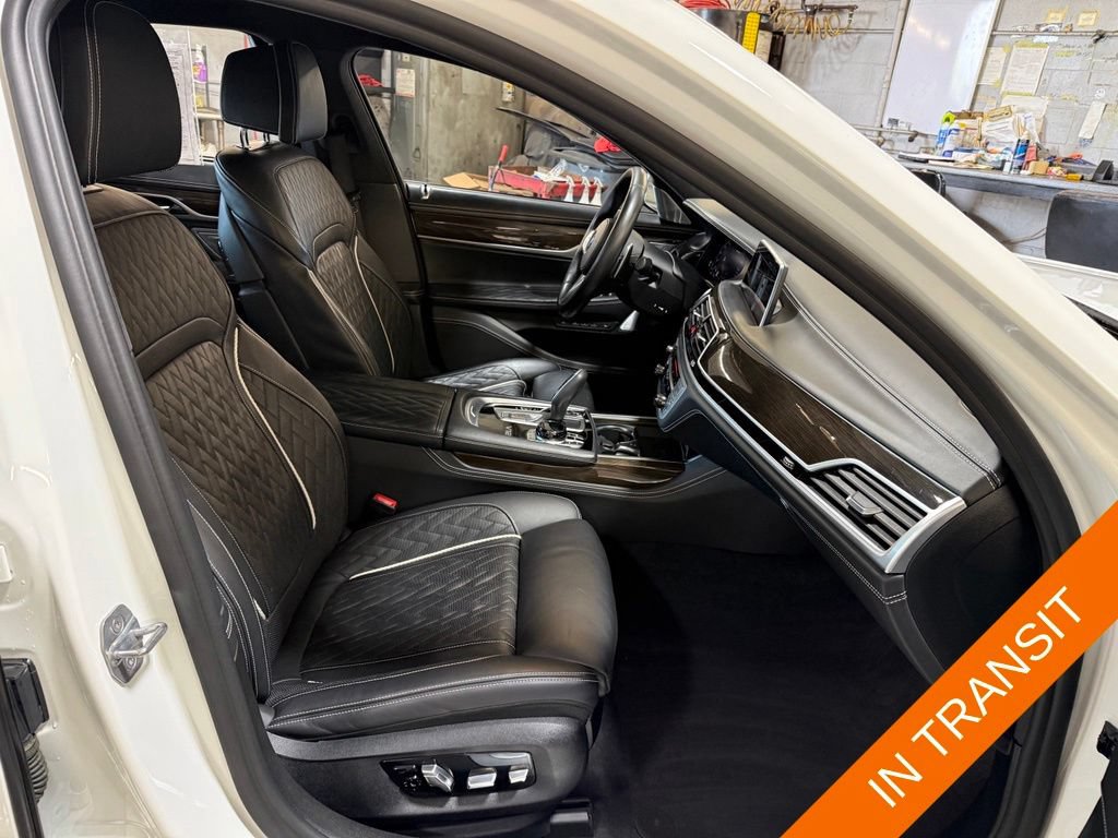 Used 2020 BMW M760i xDrive w/ Luxury Rear Seating Package AWD/4WD image 25
