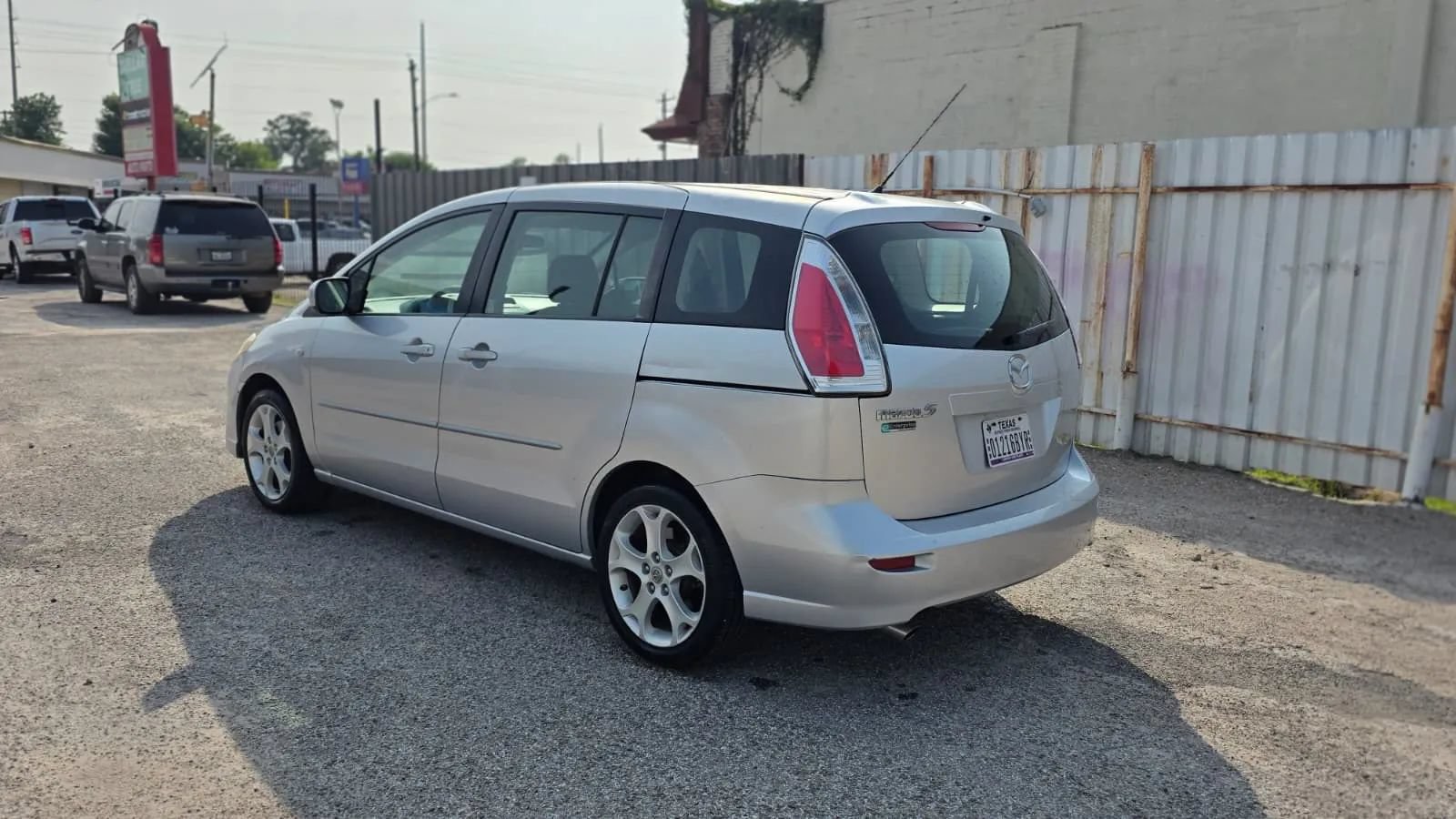 Used 2009 MAZDA MAZDA5 Sport FWD image 2